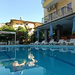 Santana Hotel 3*
