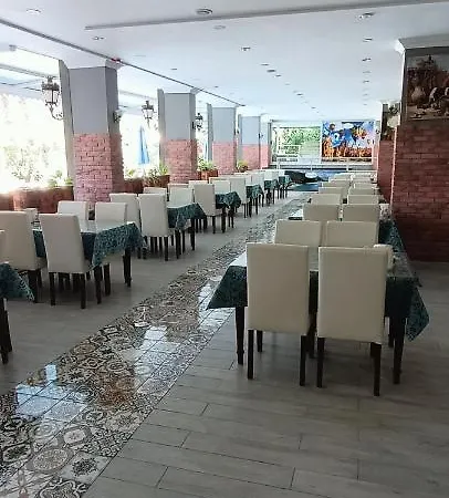 Santana Hotell 3*